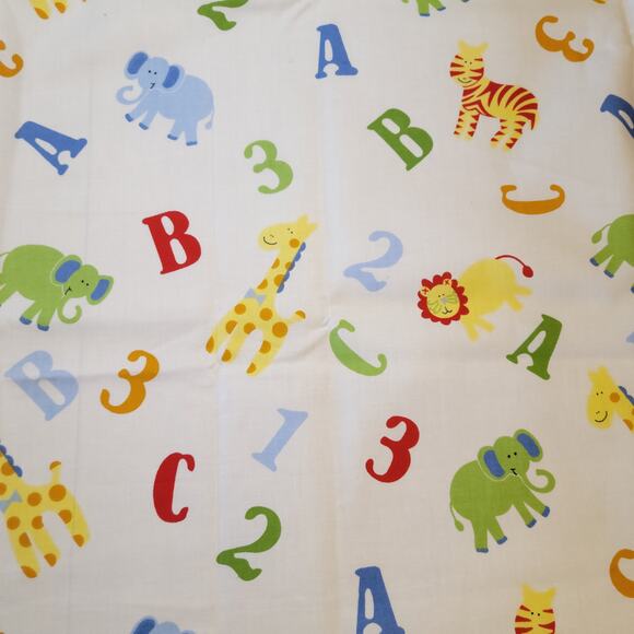 Cotton Fabric ABC 123 Animal Print 28x43 Nursery Quilting Cut Unbranded Kidcore - Picture 4 of 13